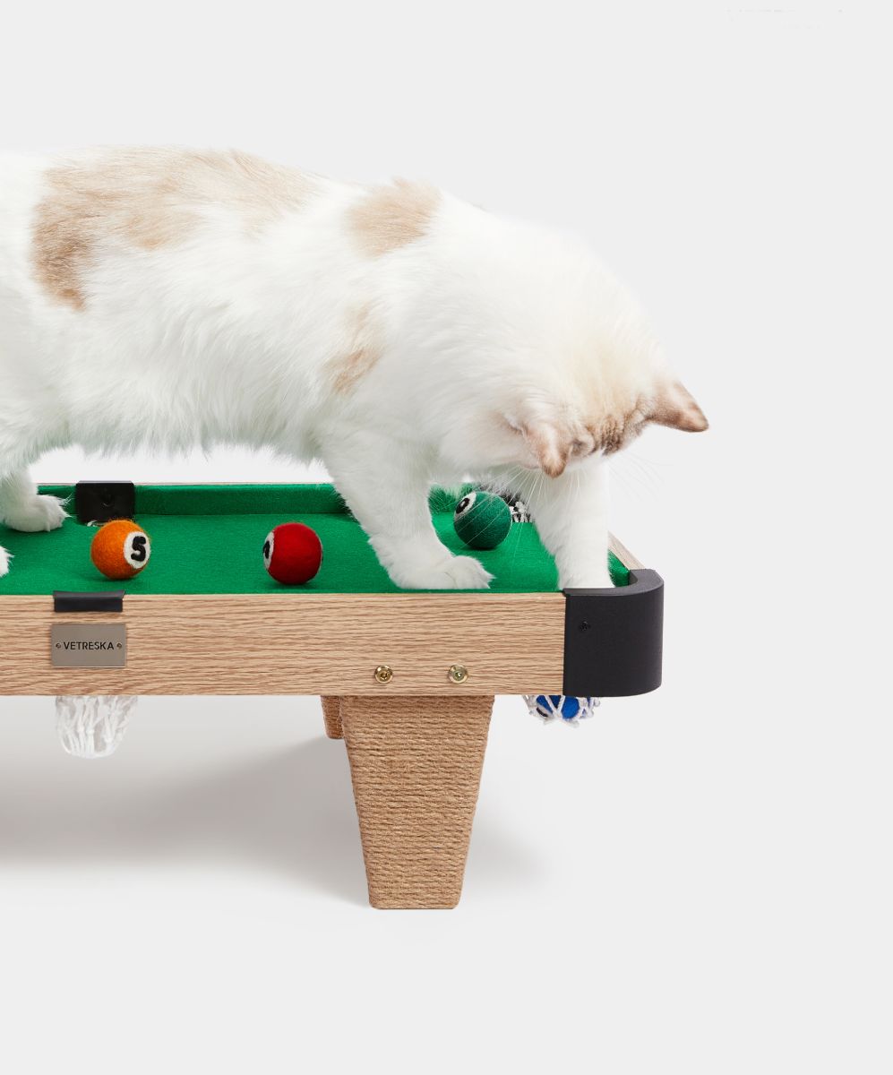 Cat Scratching Scratcher Tree Pad Toy - Snooker Billiard Table VETRESKA
