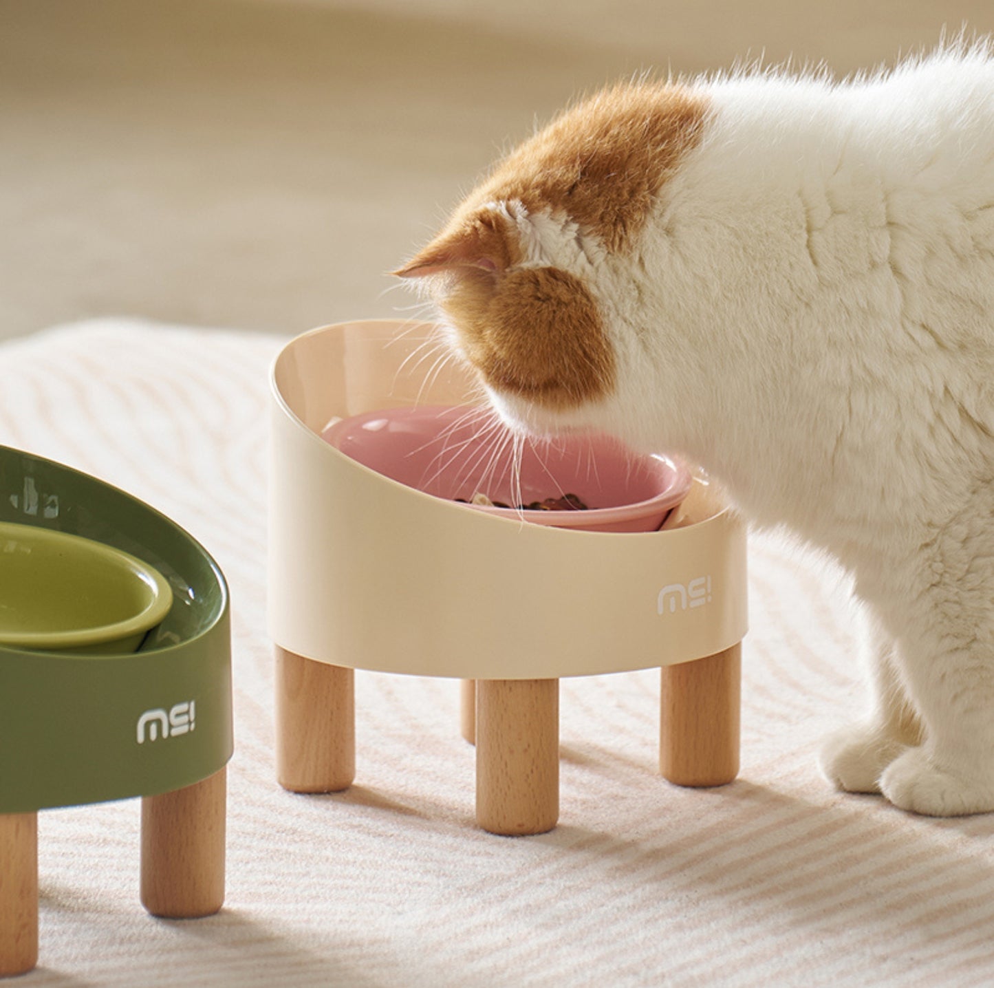 Makesure Rolls Elevated Ceramic Pet Bowl with Wooden Stand