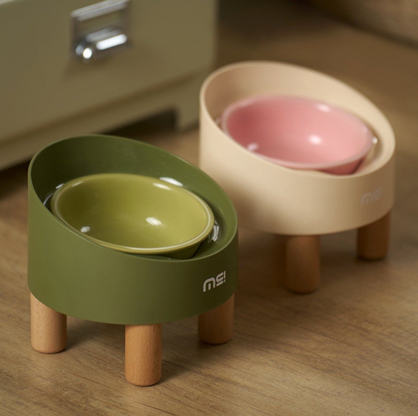 Makesure Rolls Elevated Ceramic Pet Bowl with Wooden Stand