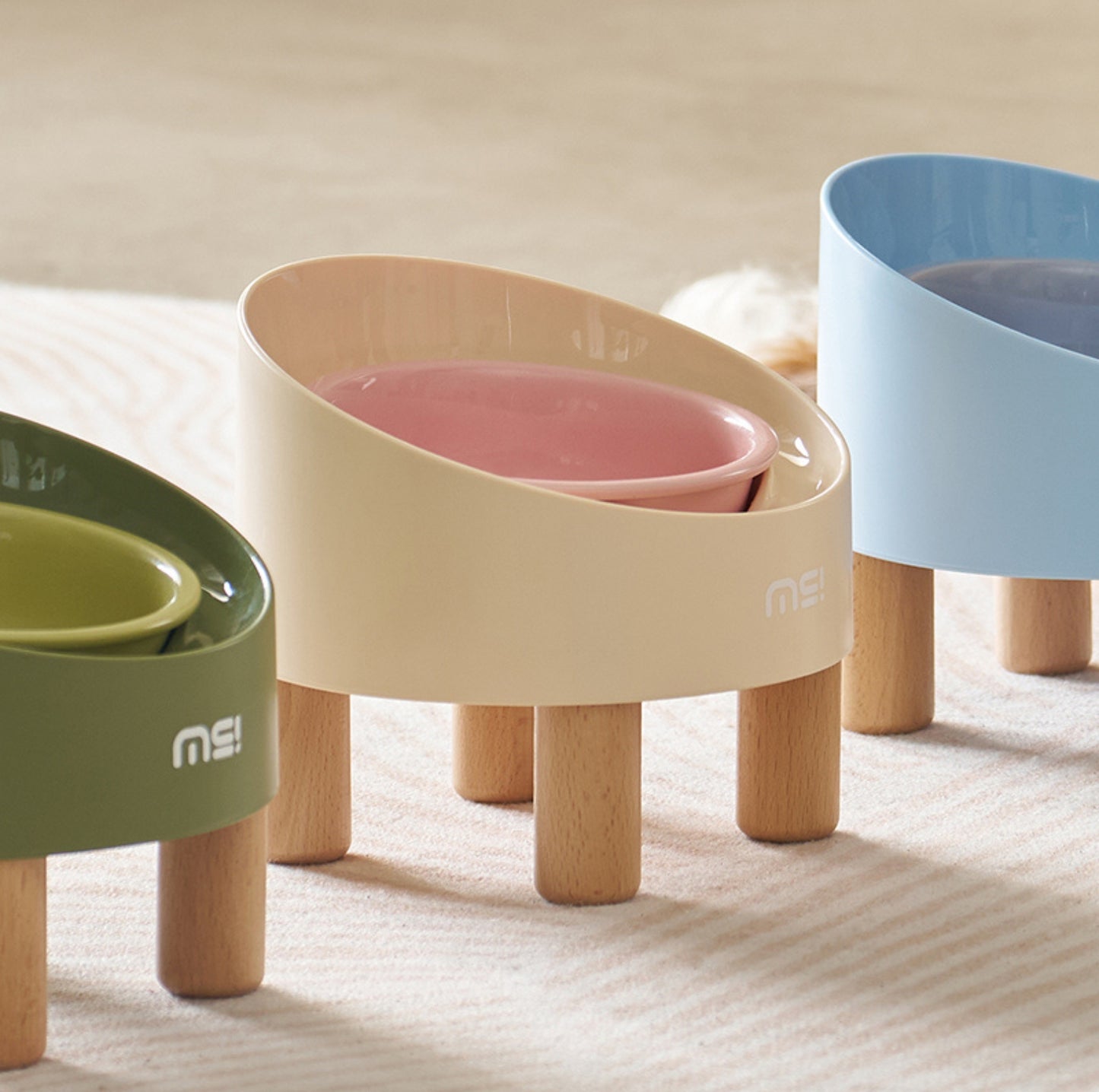 Makesure Rolls Elevated Ceramic Pet Bowl with Wooden Stand